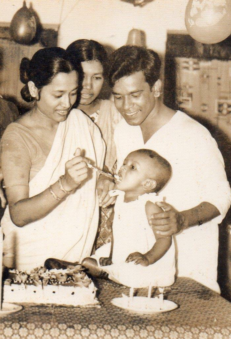 জন্মদিনে মা বাবার সাথে